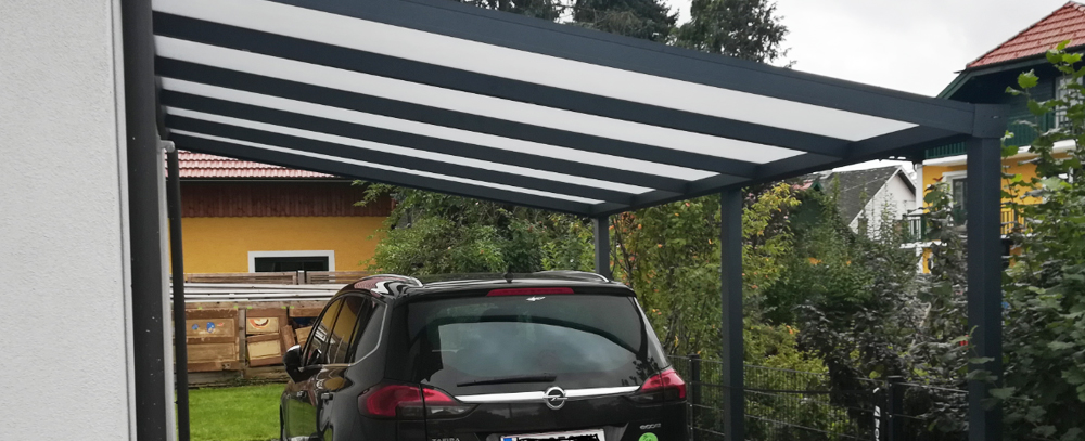 Grenzbebauung Carport